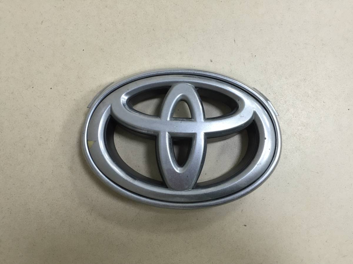 Эмблема Toyota Camry (V50) 2011-2017