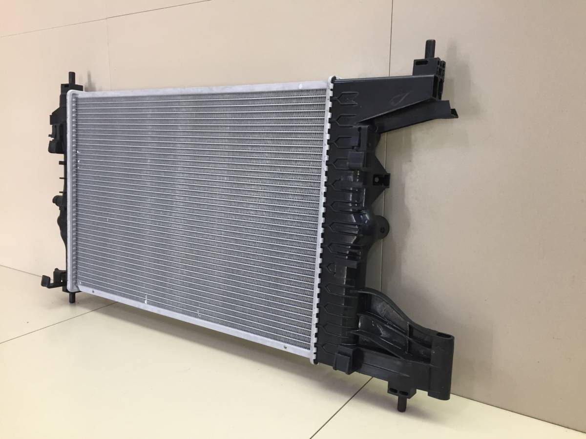 Радиатор охлаждения двигателя Chevrolet Cruze (J300) 2009-2016