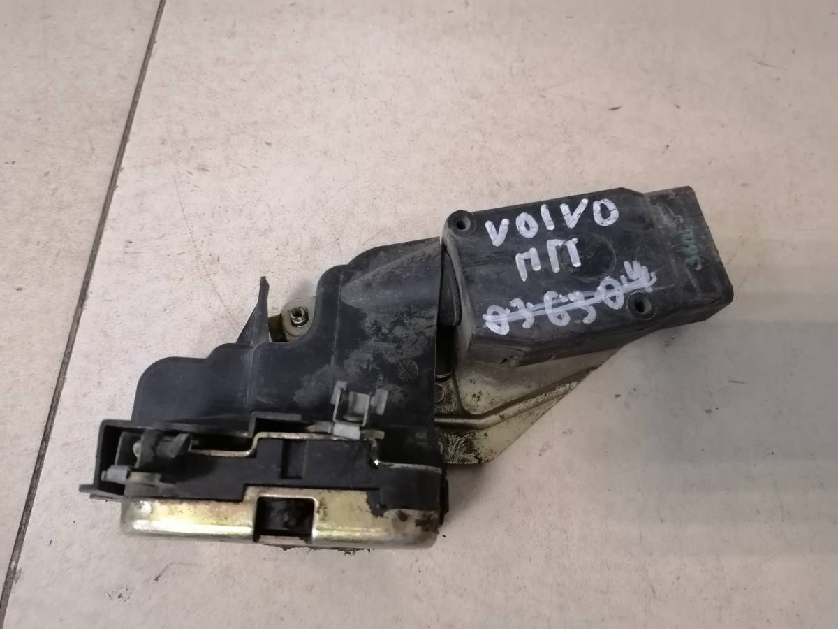 Замок двери передней правой Volvo V40 2001-2004