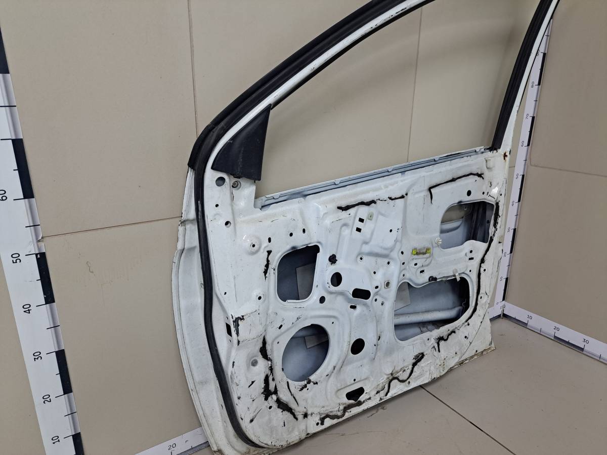 Дверь передняя правая Toyota Yaris (P10) 1999-2005