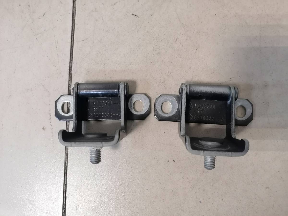Петля двери багажника Renault Megane (3) 2009-2016