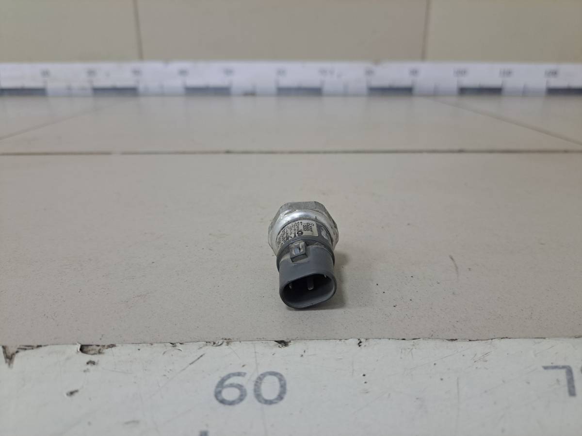 Датчик кондиционера Mazda Mazda 3 (BK) 2002-2009 Датчик кондиционера Mazda Mazda 3 (BK) 2002-2009