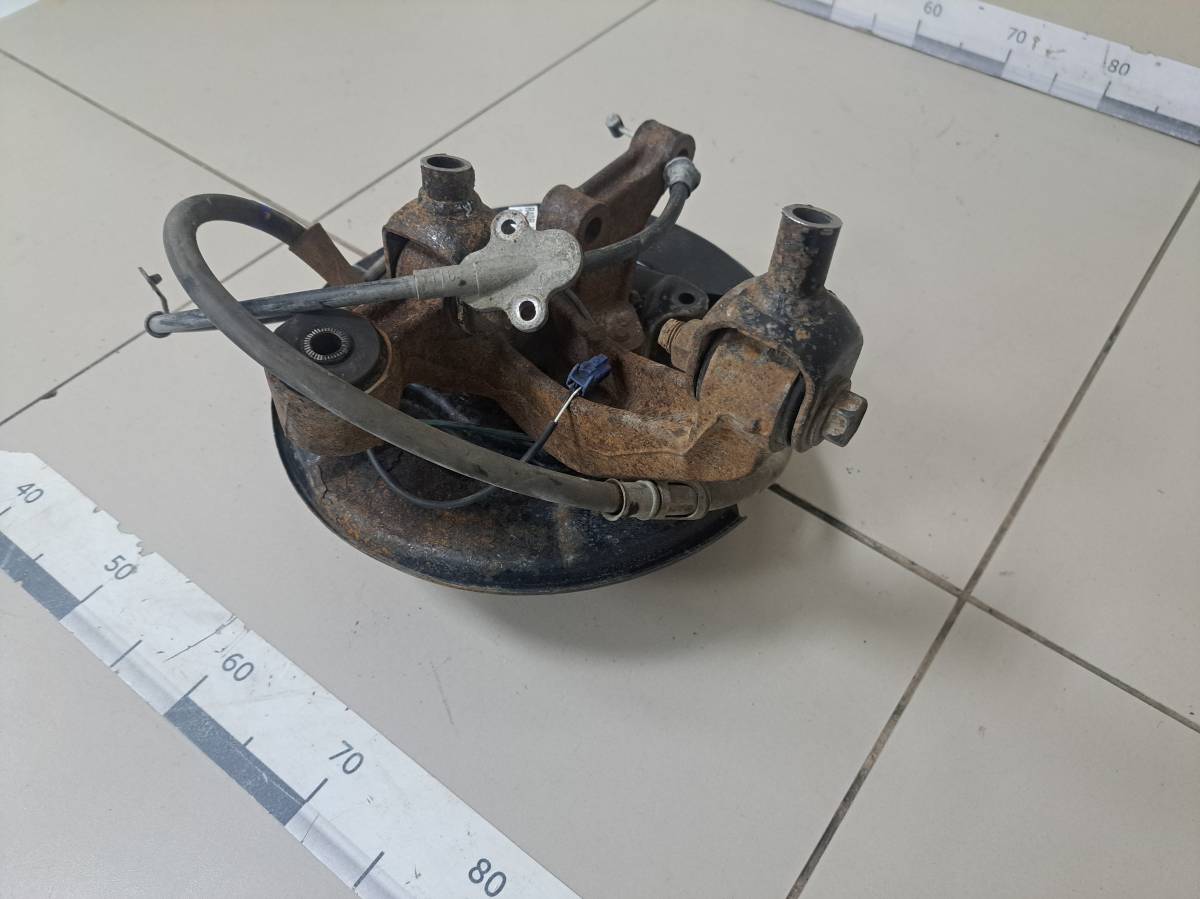 Кулак поворотный задний правый Toyota Camry (V50) 2011-2017