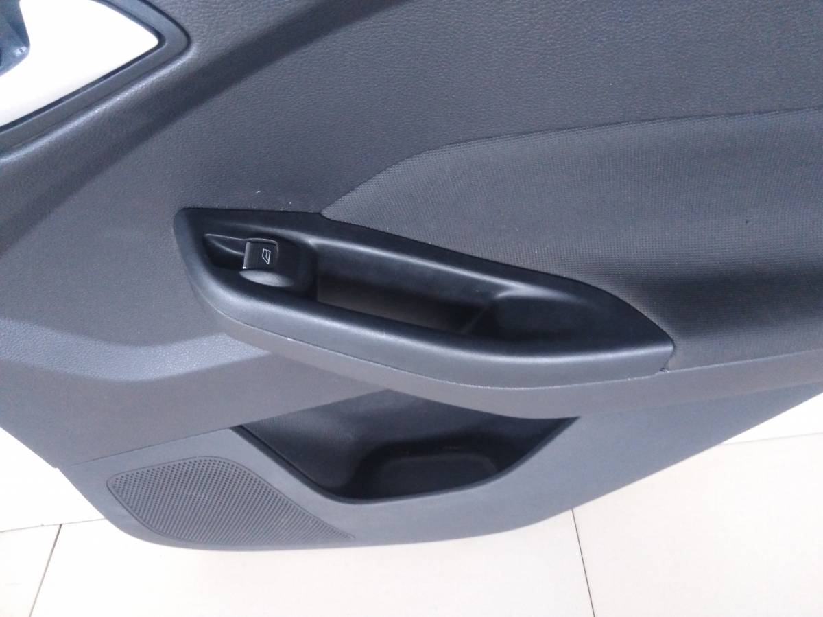 Обшивка двери задней правой Ford Focus 3 2011>