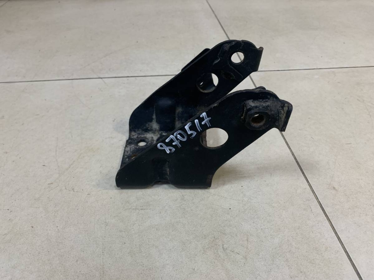 Кронштейн опоры двигателя Nissan Teana J31 2003-2008
