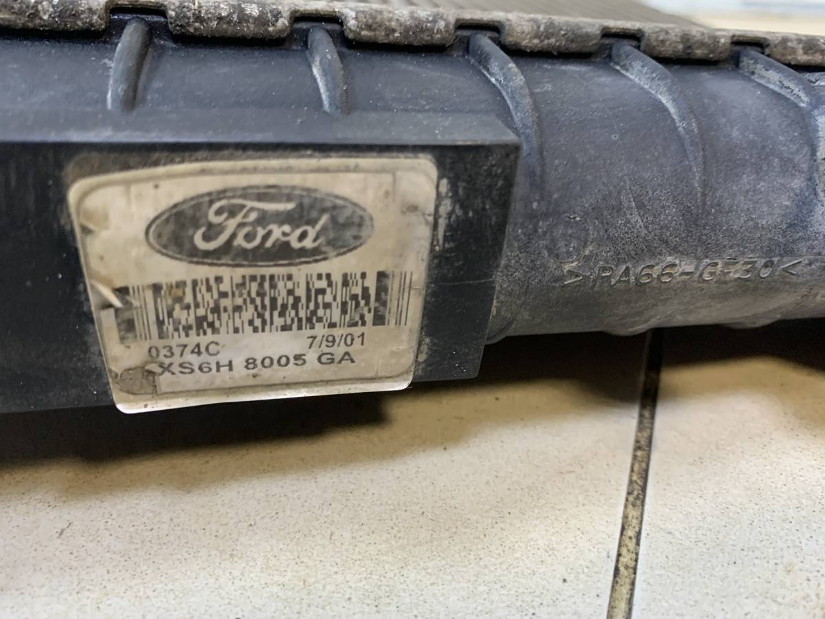 Радиатор охлаждения двигателя Ford Fiesta 1996-2001