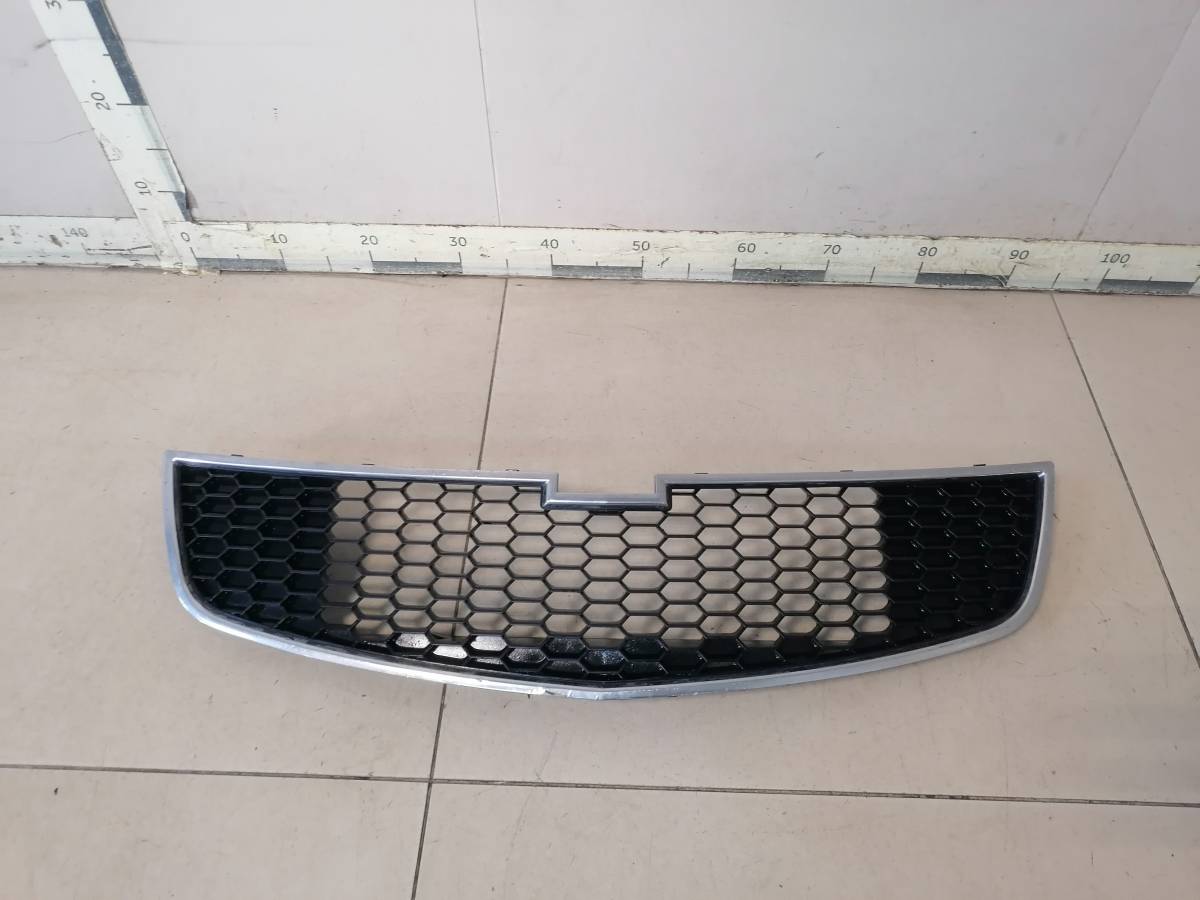 Решетка радиатора Chevrolet Cruze (J300) 2009-2016 Решетка радиатора Chevrolet Cruze (J300) 2009-2016