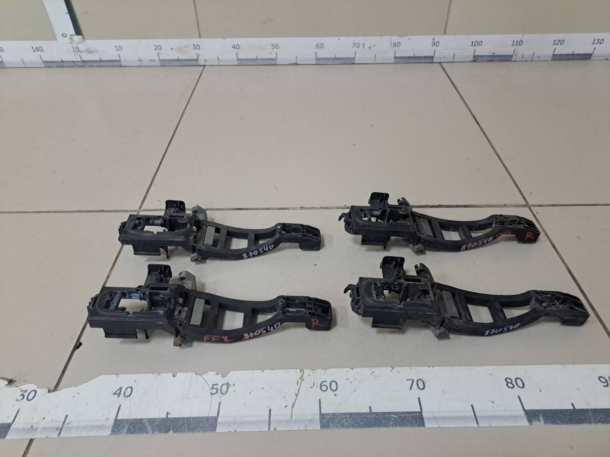Кронштейн ручки Ford Focus 2 (DA) 2005-2008