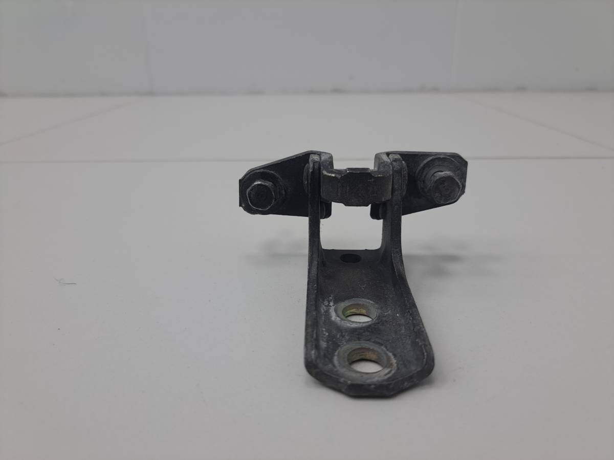 Петля двери Mitsubishi Lancer 9  (CS/Classic) 2000-2011