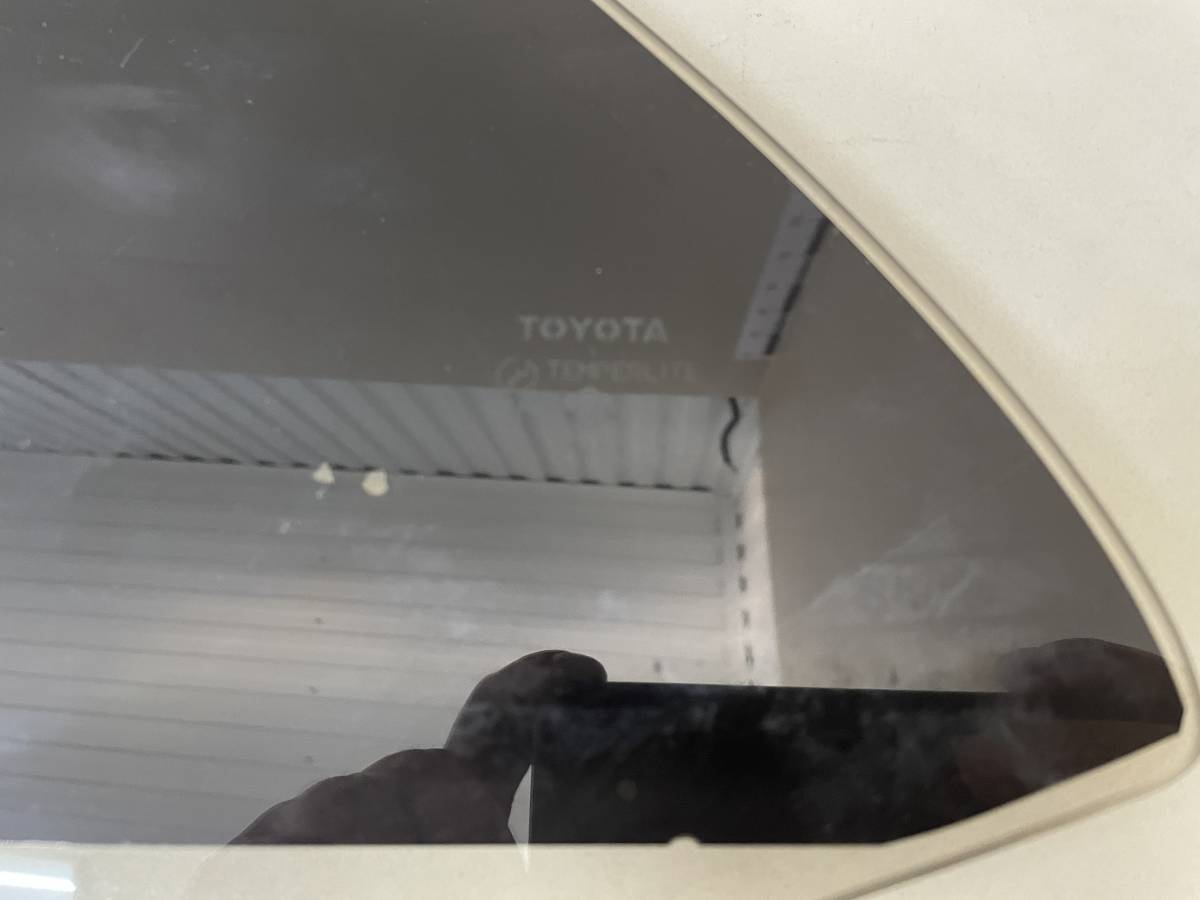 Стекло двери задней левой Toyota Mark II  (X90) 1992-1996