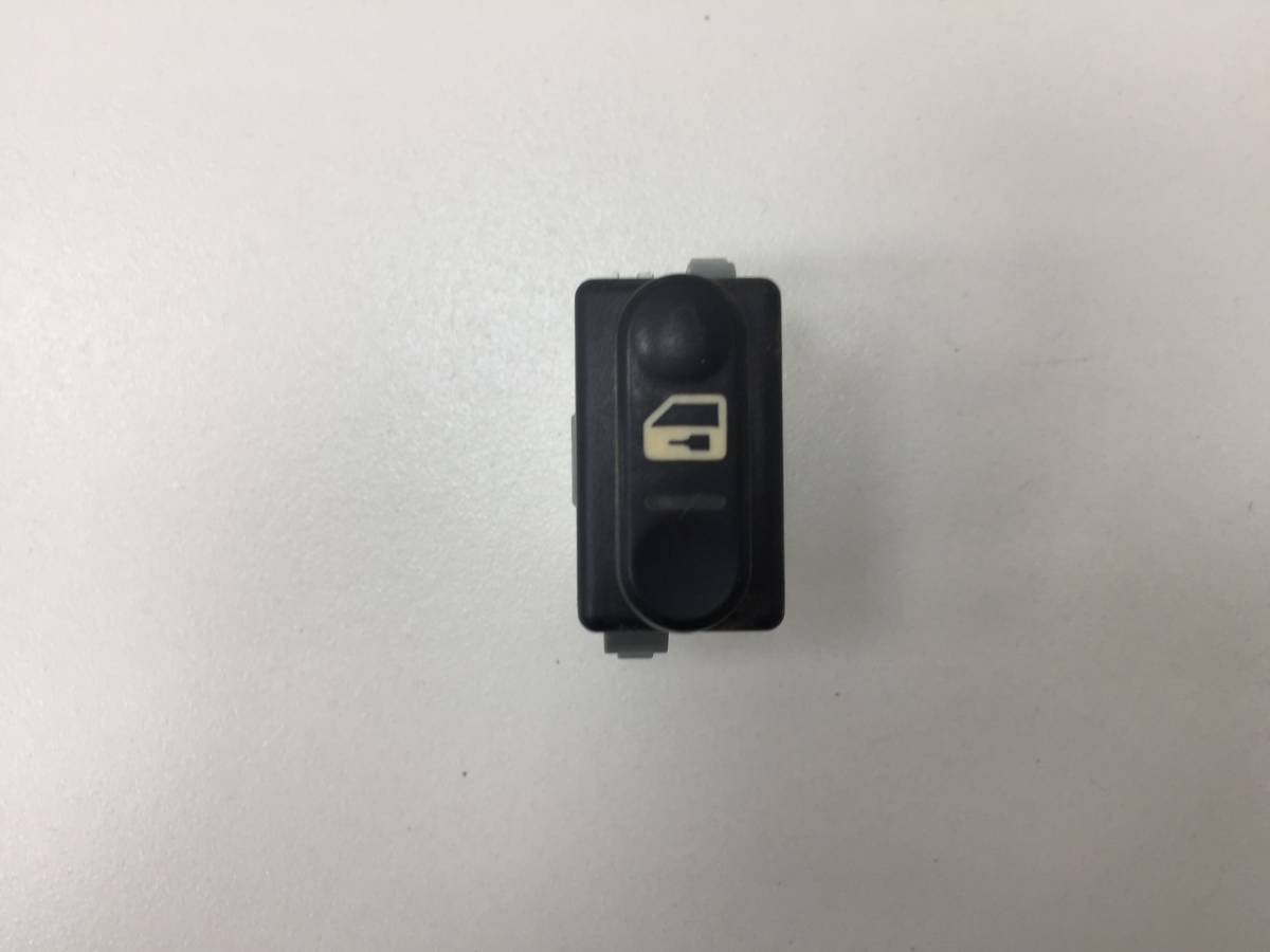 Кнопка центрального замка Nissan Qashqai (J10) 2006-2013