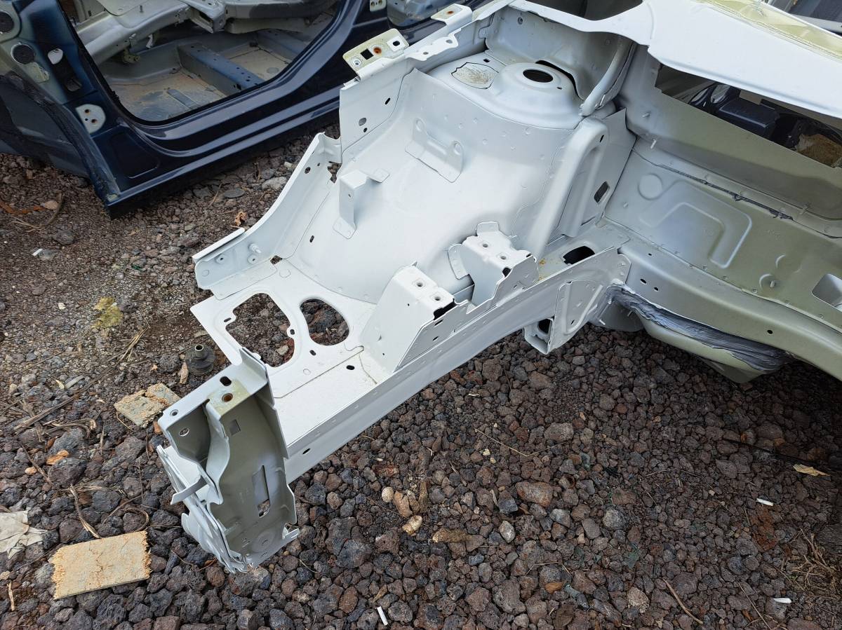 Лонжерон передний правый Citroen C4 2011>