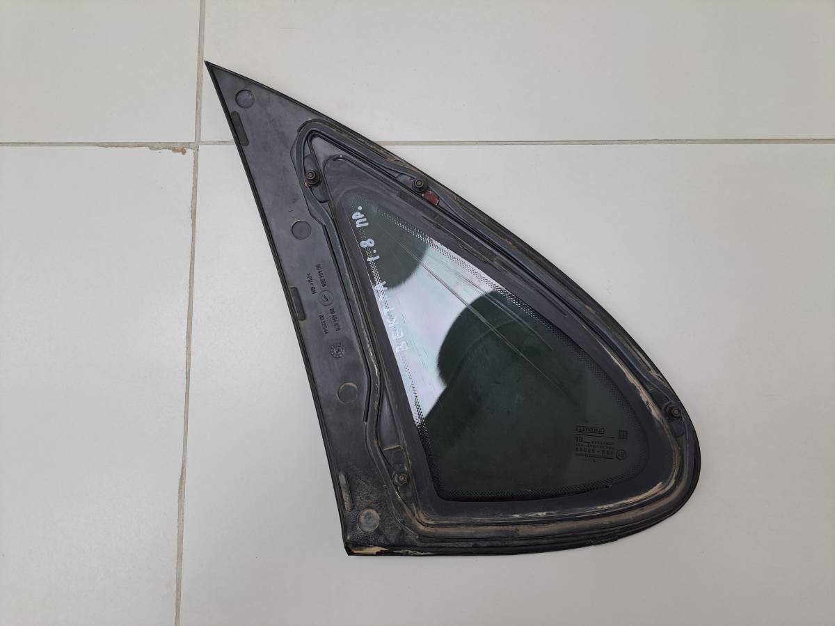 Стекло кузовное глухое правое Opel Vectra (B) 1999-2002