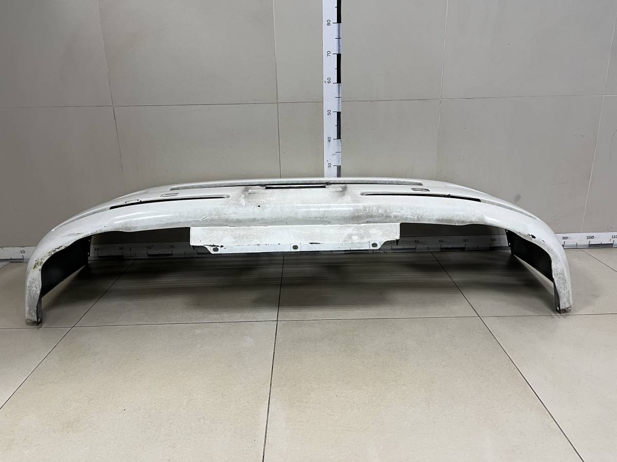 Бампер передний Toyota Hiace H200 2005-2015