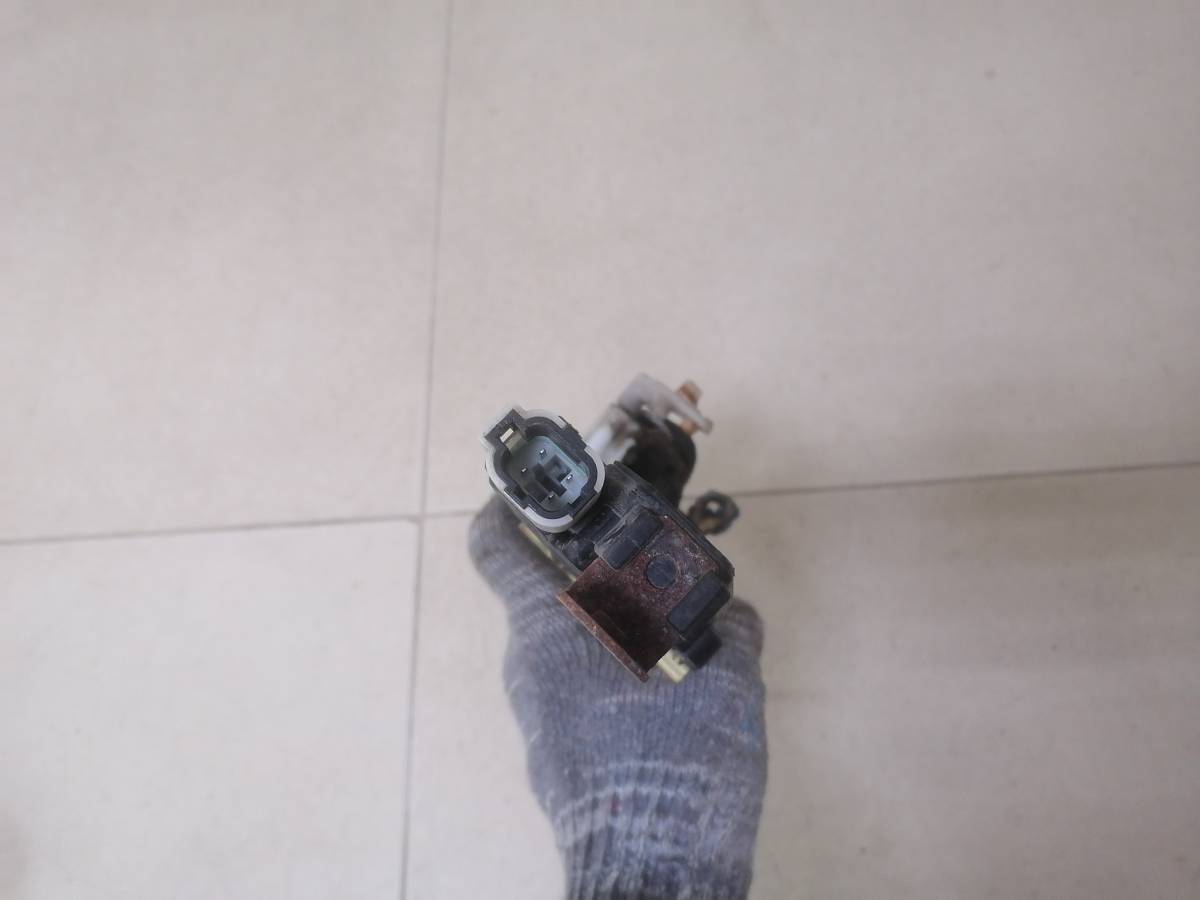 Замок двери передней правой Subaru Forester (S11) 2002-2007