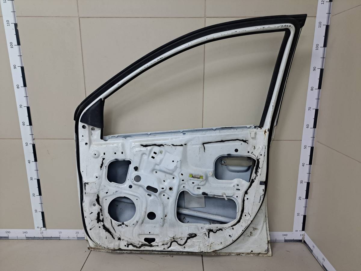 Дверь передняя правая Toyota Yaris (P10) 1999-2005