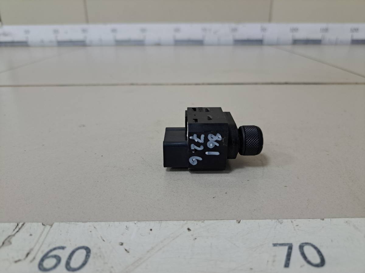 Переключатель регулировки зеркала Suzuki SX4 2006-2013