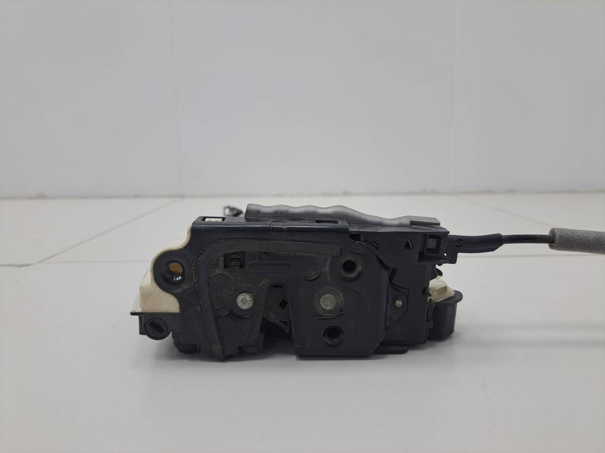 Замок двери задней правой Volkswagen Polo (Sed RUS) 2011>