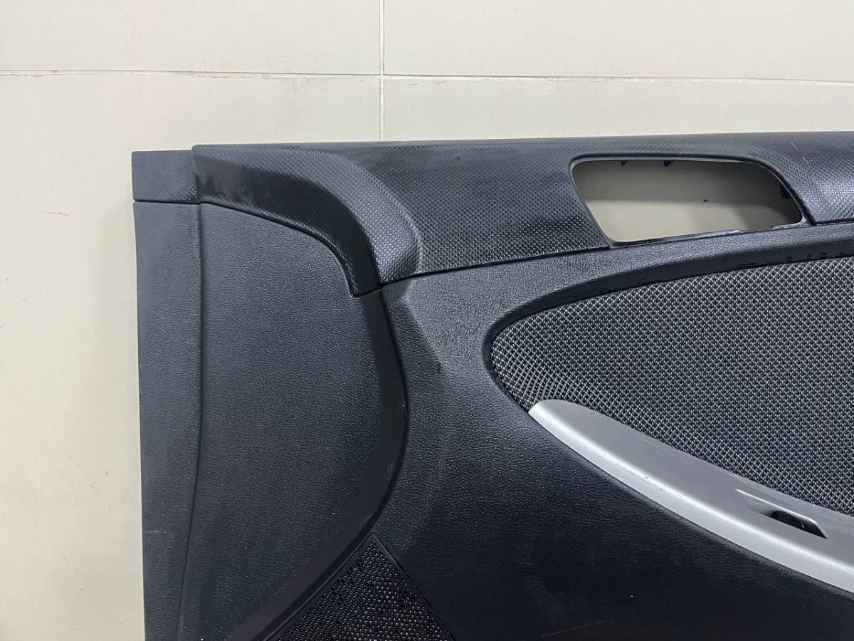 Обшивка двери передней правой Hyundai Solaris 2010-2017