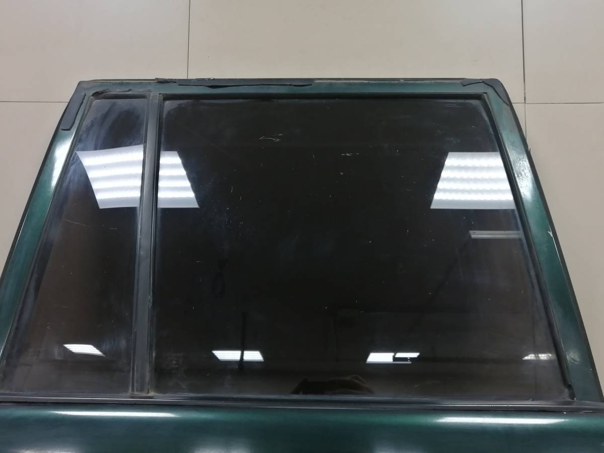 Стекло двери задней правой Toyota Land Cruiser (J80) 1990-1998