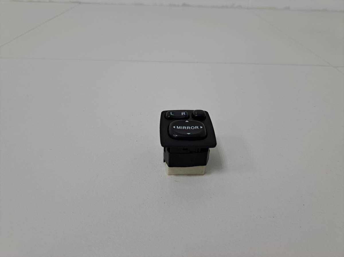 Переключатель регулировки зеркала Toyota Camry (XV30) 2001-2006