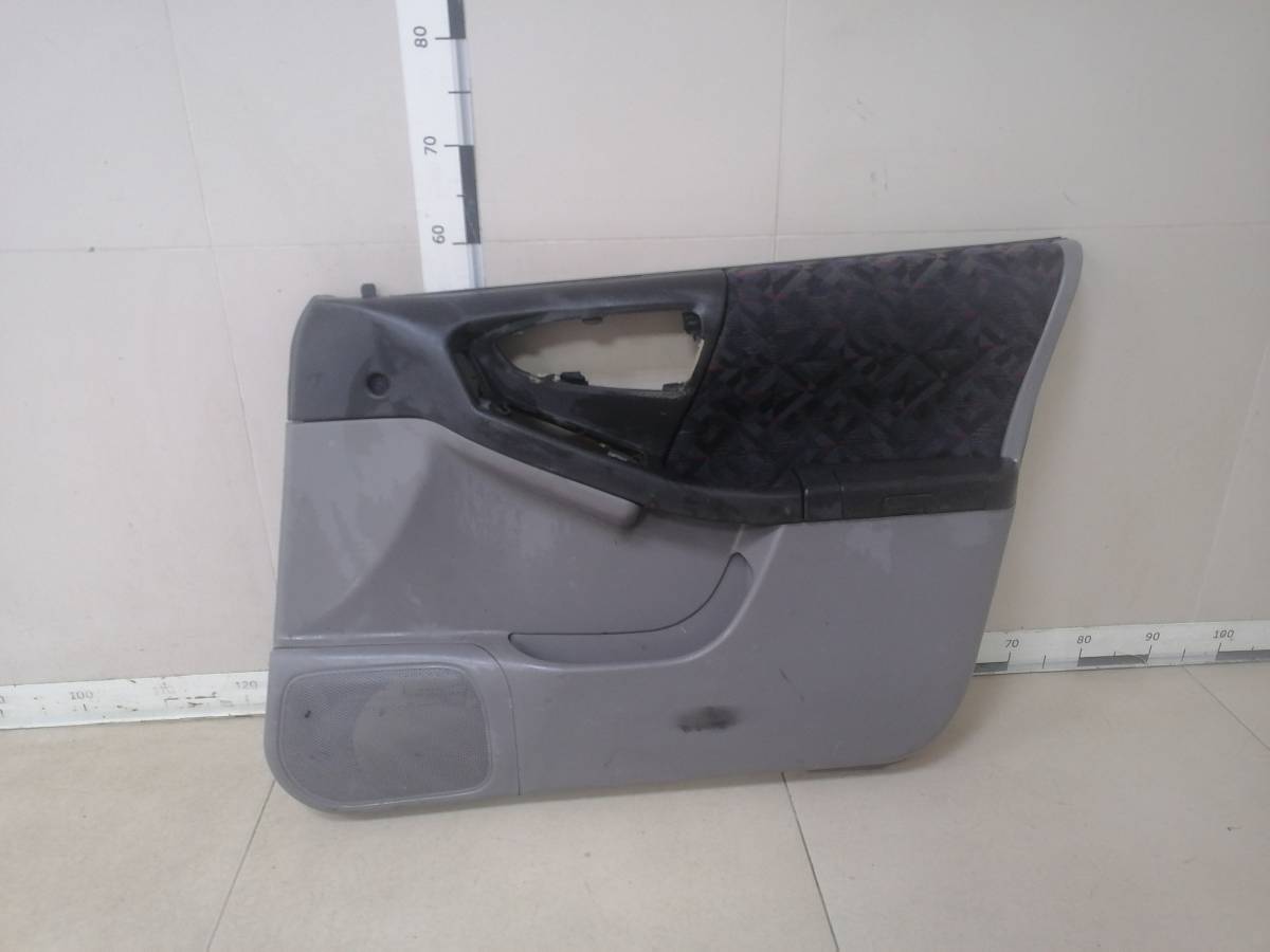 Обшивка двери передней правой Subaru Forester (S10) 1997-2000