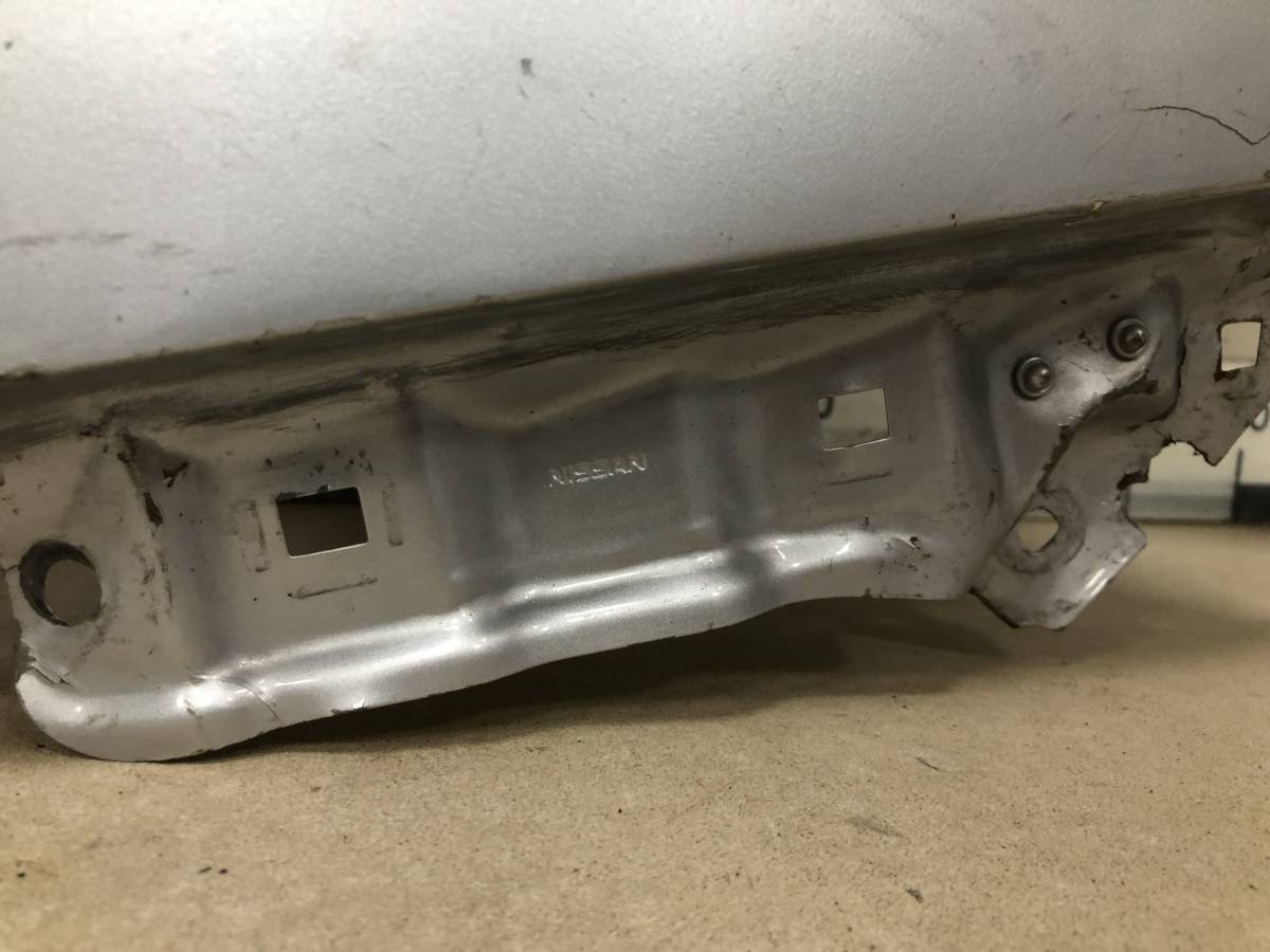 Крыло переднее правое Nissan Serena 4 2010-2013