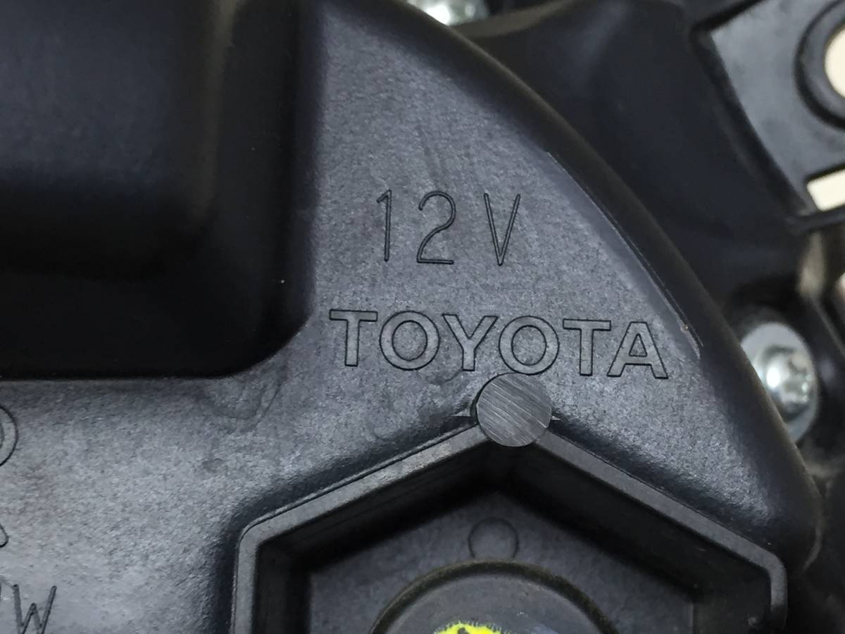 Фонарь задний наружный правый Toyota Camry (XV70) 2017>