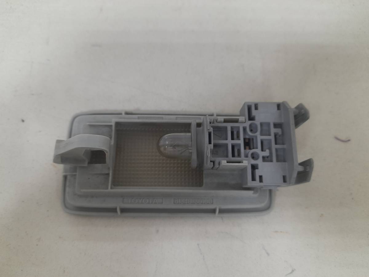 Плафон салонный Toyota Corolla E150 2006-2013 Плафон салонный Toyota Corolla E150 2006-2013