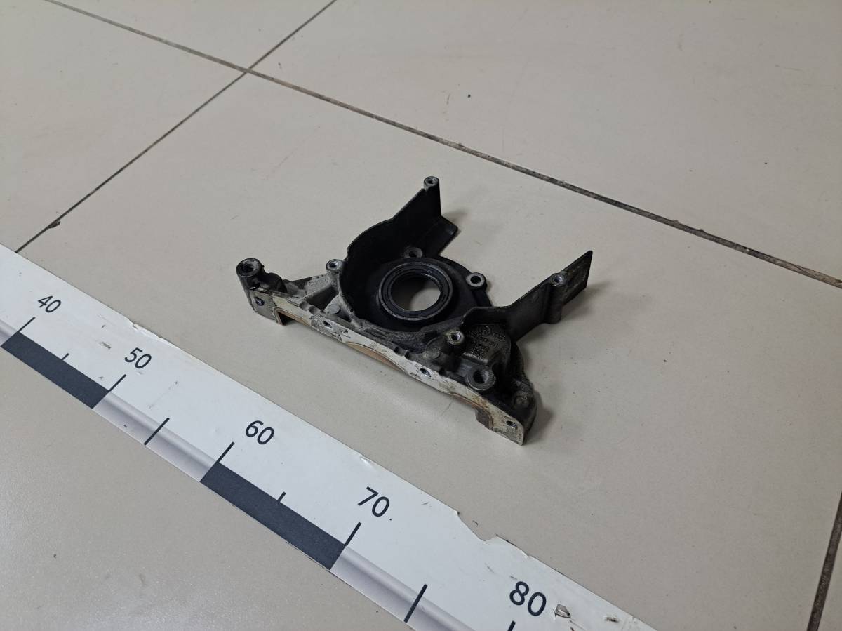 Крышка двигателя передняя Skoda Octavia (A5 1Z-) 2004-2013 Крышка двигателя передняя Skoda Octavia (A5 1Z-) 2004-2013