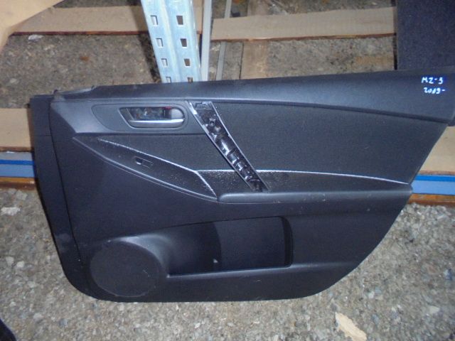 Обшивка двери передней правой для Mazda 3 (BL) 2009-2013