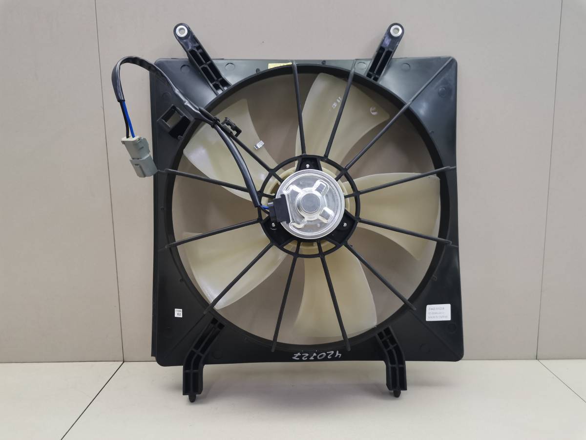 Диффузор вентилятора Honda CR-V 2002-2006