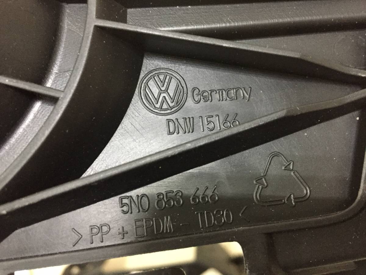 Решетка в бампер правая Volkswagen Tiguan (5N1) 2007-2011