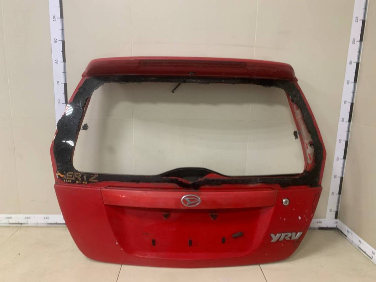 Дверь багажника Daihatsu YRV 2000-2005