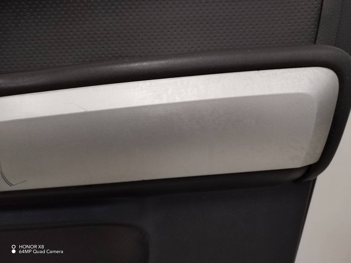 Обшивка двери передней правой Nissan X-Trail (T31) 2007-2014