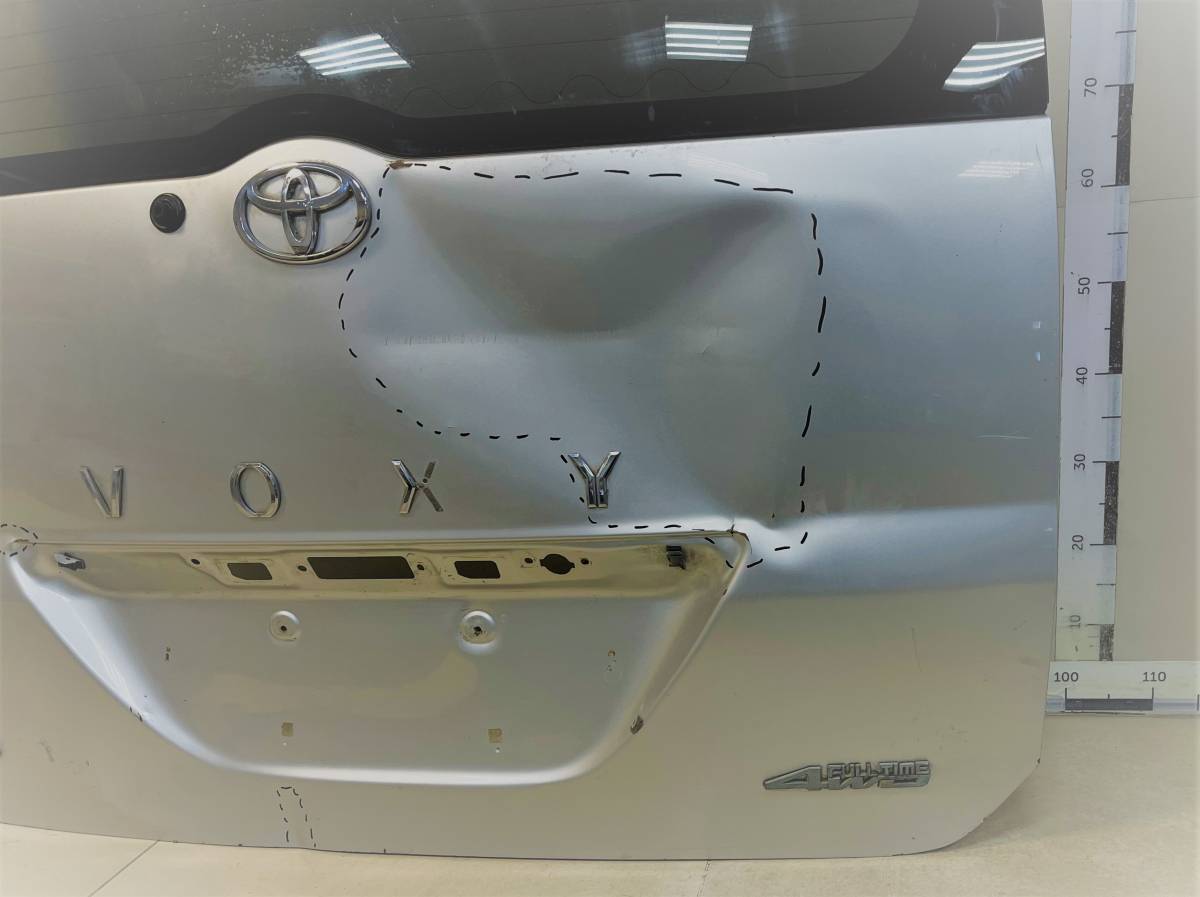 Дверь багажника со стеклом Toyota Noah (R60) 2001-2007