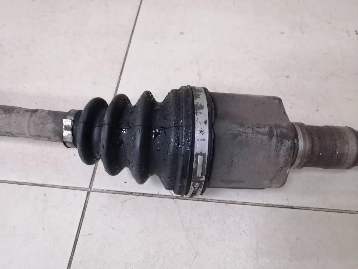 Полуось передняя правая Land Rover Discovery 3 2004-2009
