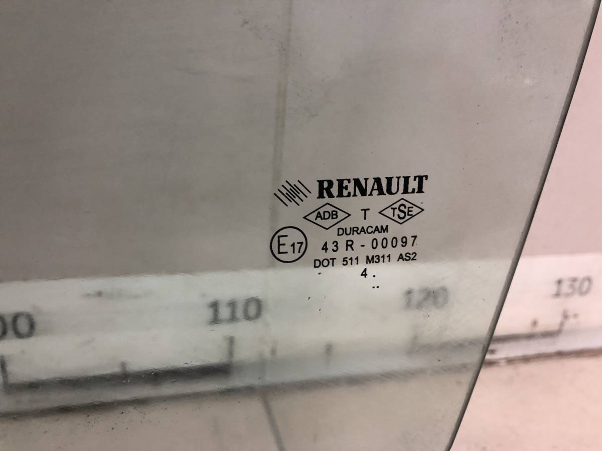 Стекло двери передней левой Renault Symbol (1) 2001-2008