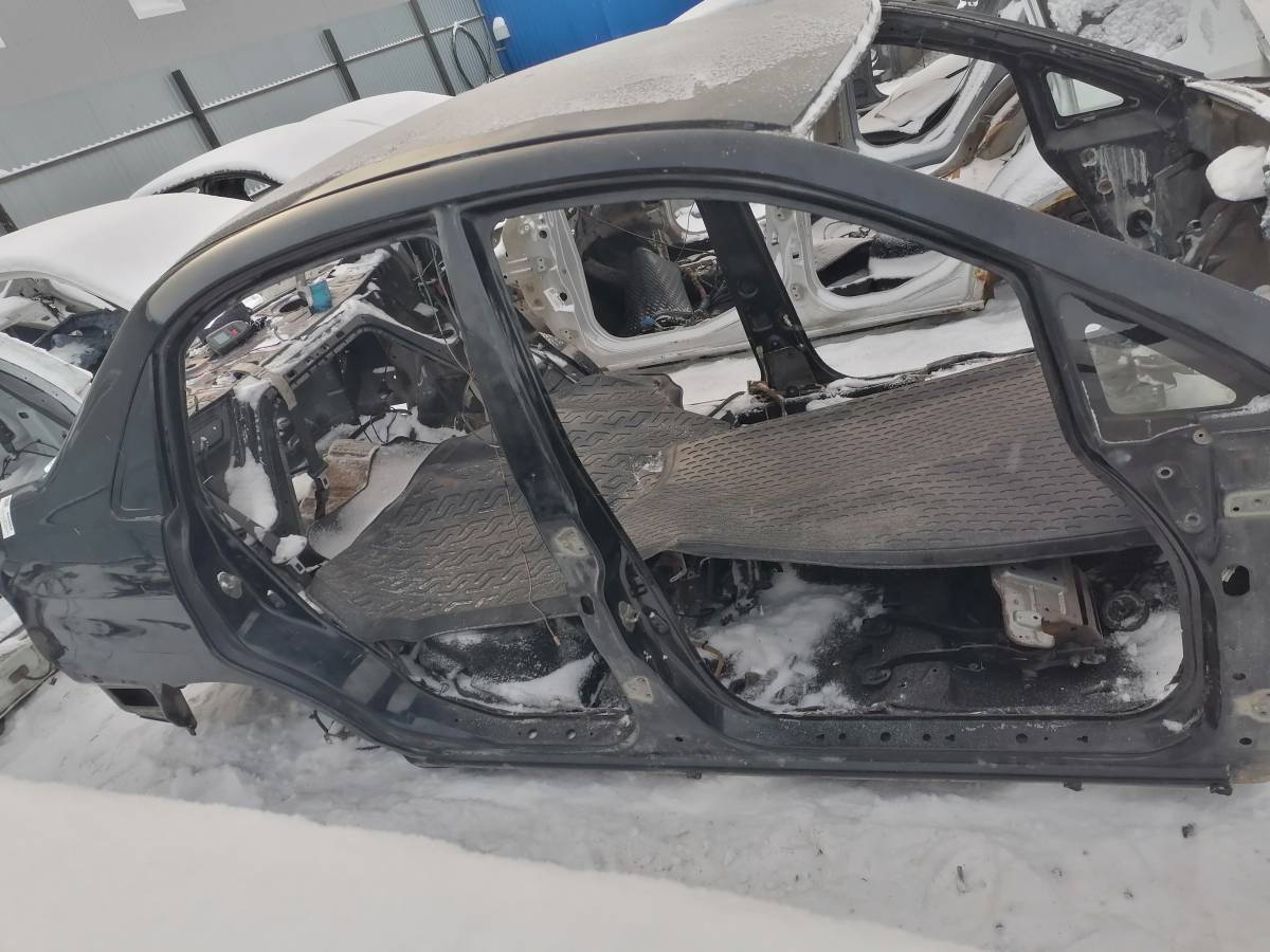 Порог со стойкой правый Suzuki Liana 2001-2007