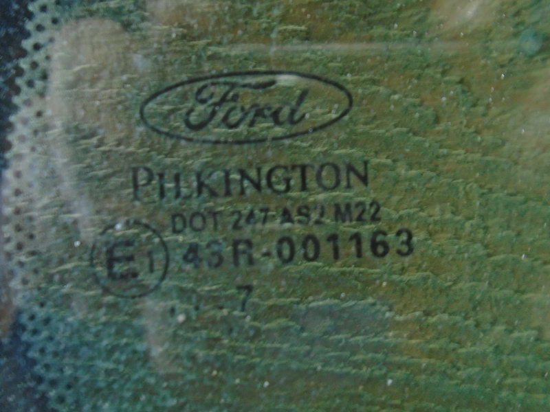 Стекло кузовное глухое правое для Ford Fusion (JU) 2002-2012
