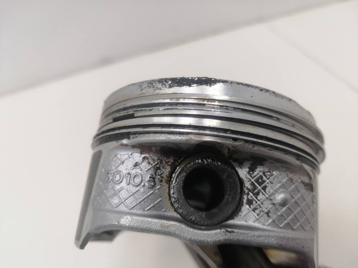 Поршень с шатуном Peugeot 407 2004-2010