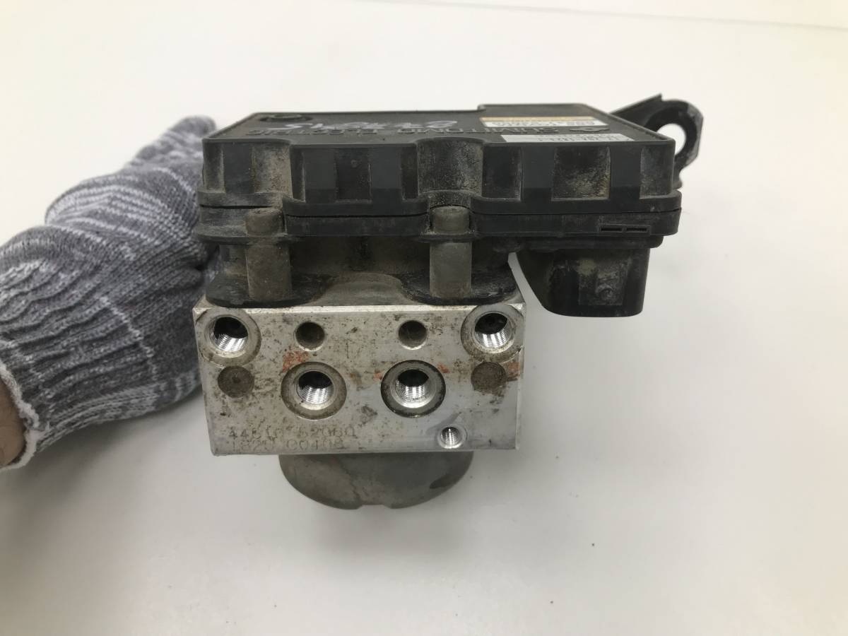 Блок ABS (насос) Toyota Vitz (P10) 1999-2005