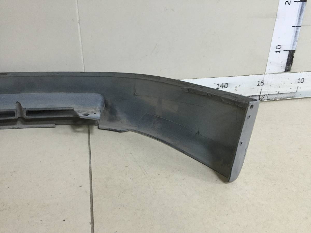 Накладка переднего бампера правая Toyota Noah (R60) 2001-2007