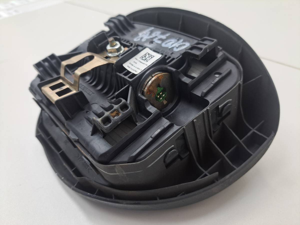 Подушка безопасности в рулевое колесо Renault Megane (2) 2002-2009