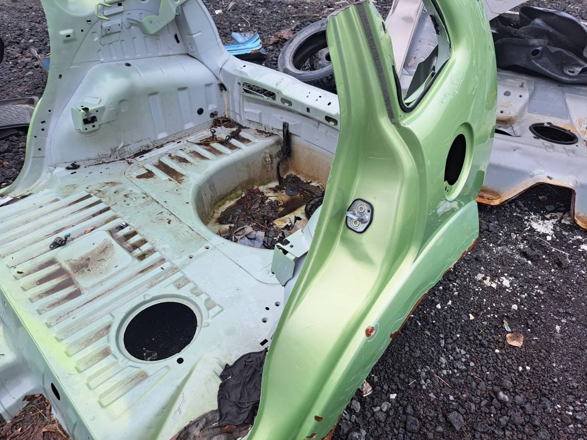 Крыло заднее левое Citroen C3 2002-2009