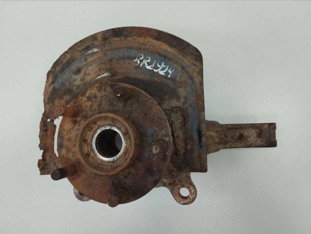 Кулак поворотный передний правый Nissan Qashqai (J10) 2006-2013