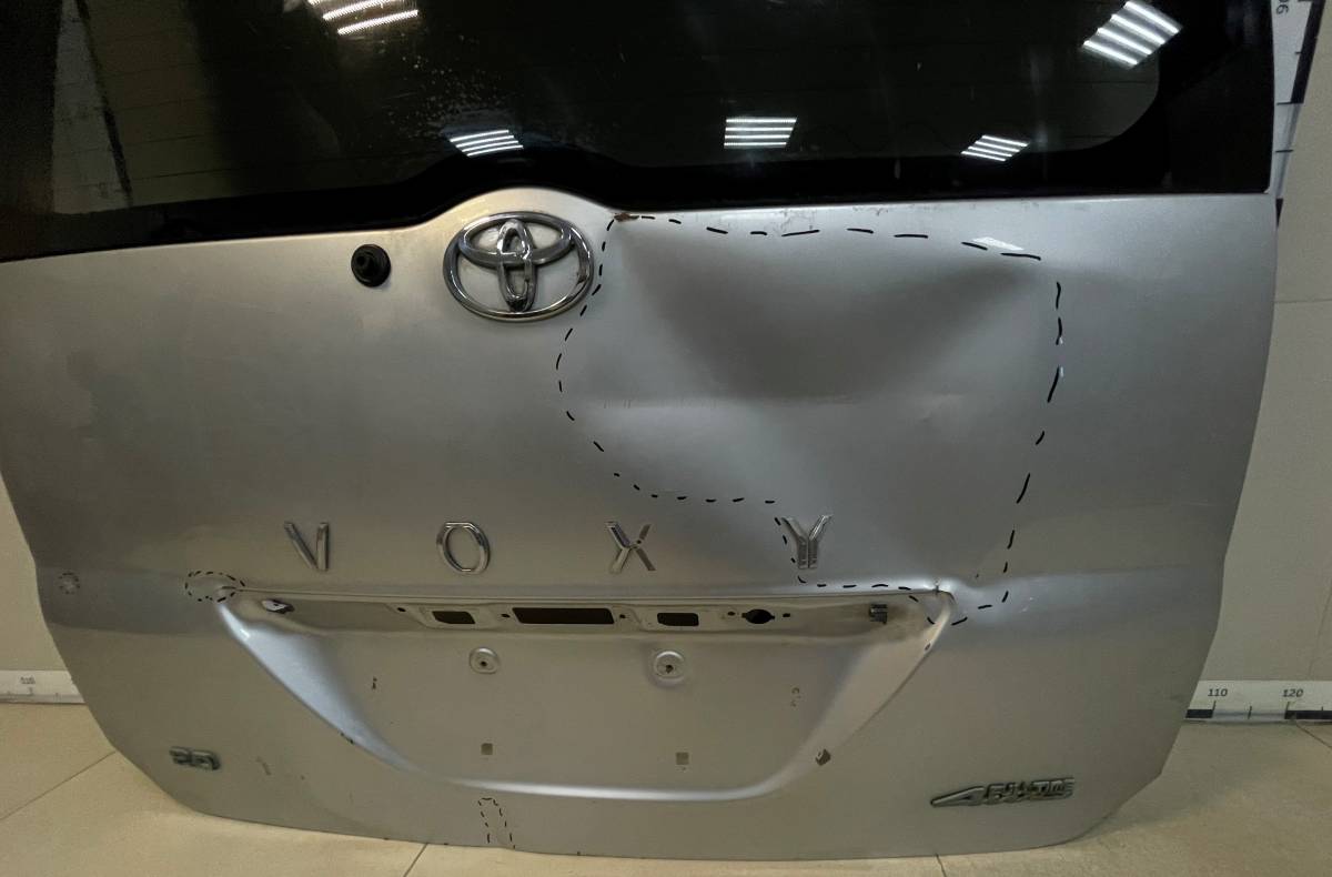 Дверь багажника со стеклом Toyota Noah (R60) 2001-2007