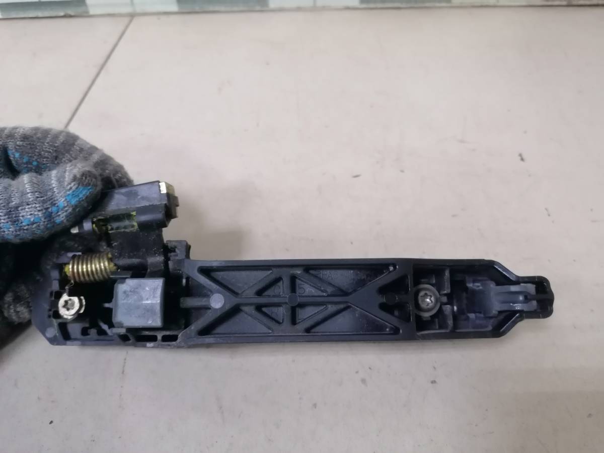 Ручка двери задней наружная левая Toyota Vitz P90 2005-2011