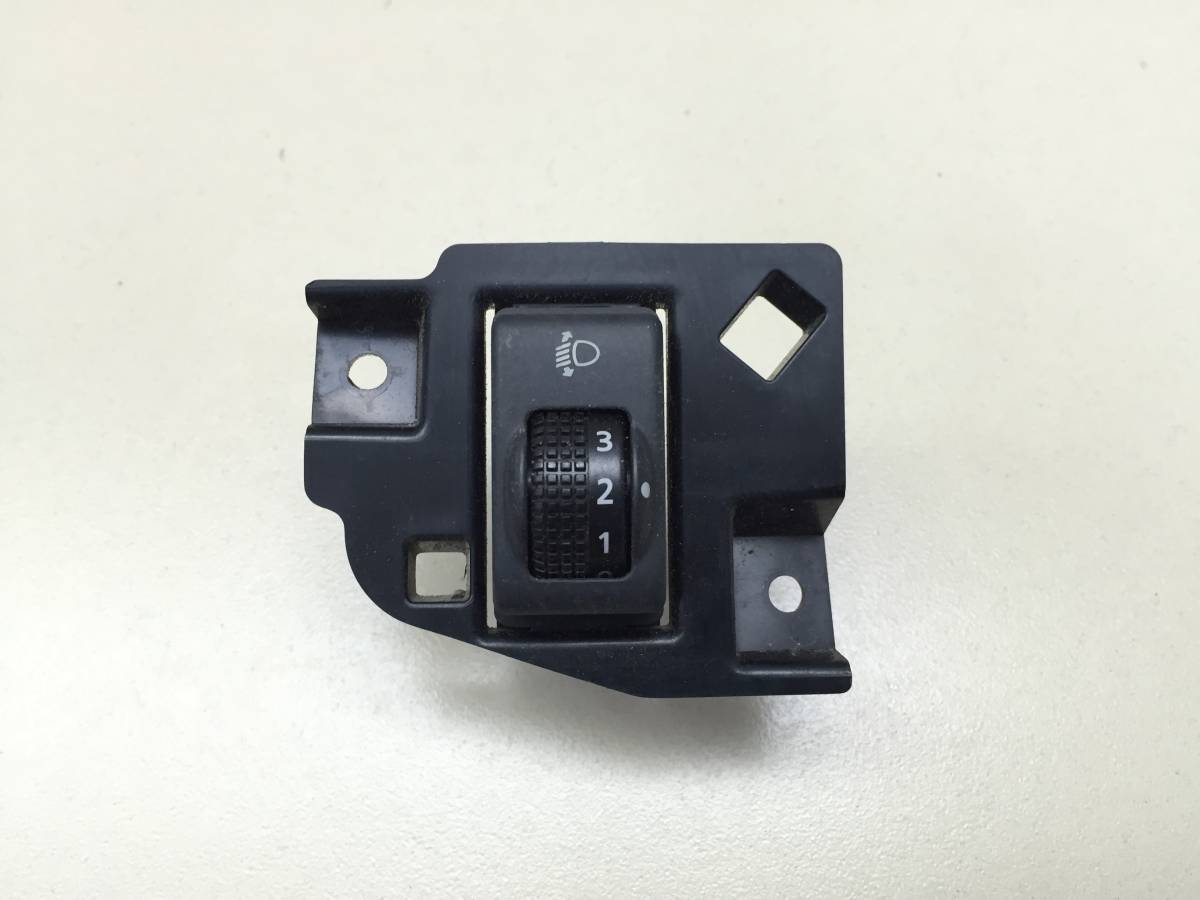 Кнопка корректора фар Nissan Almera 3 (G11, G15) 2012>