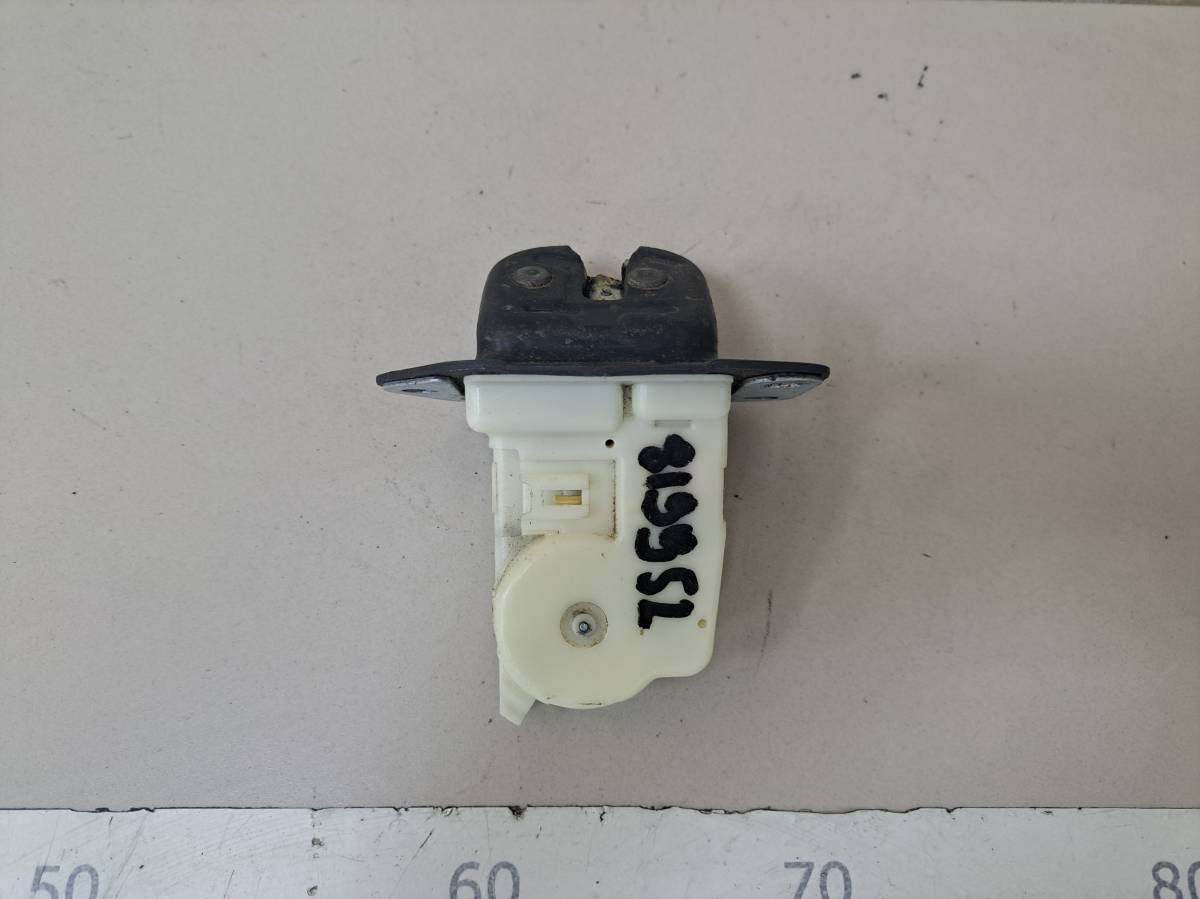 Замок багажника Nissan X-Trail (T31) 2007-2014 Замок багажника Nissan X-Trail (T31) 2007-2014